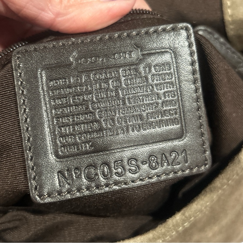 Vintage 🔥LIKE NEW🔥 Coach 2005 Tan Suede Women's Crossbody Bag - Picture 8 of 8